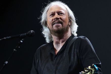 Barry-Gibb.jpg