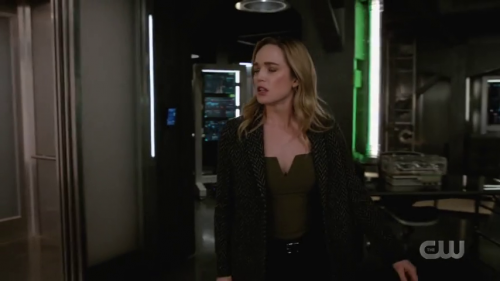 DCs.Legends.of.Tomorrow.S05E01.iNTERNAL.480p.x264-ZMNT.Screen0003.png