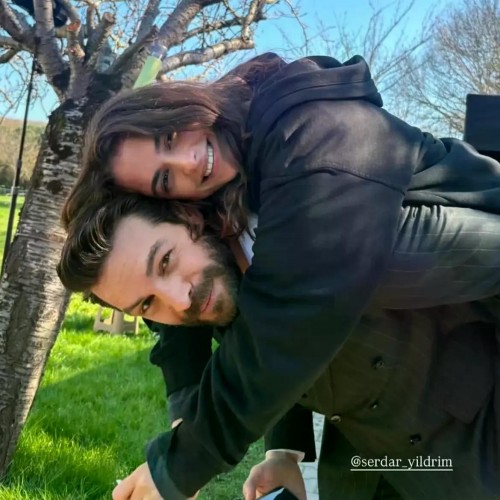 Cute-couple-Araftaalso-known-as-Bound-by-Fate-is-a-popular-2025-Turkish-drama-series-cent.jpg