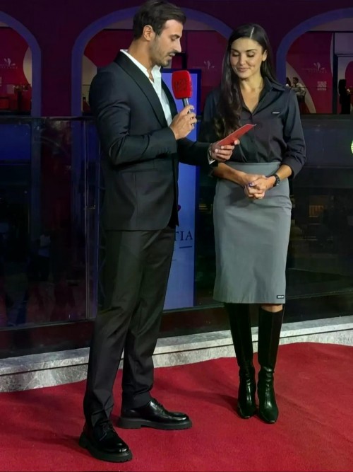 ---Hande-intervistata-dallattore-Emin-Gunenc-durante-la-serata-inaugurale-del-Florentia-Vill-1.jpg