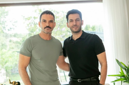 Setten-cok-tatli-fotograflar-geldi--GullerVeGunahlar-yeni-sezonuyla-12-Eylul-Cumartesi-saat-2.jpg