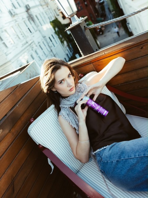 reklam-Just-a-BIG-something.-_-lorealparis-lorealparishaircare-collagenliftertr-isbir-2.jpg