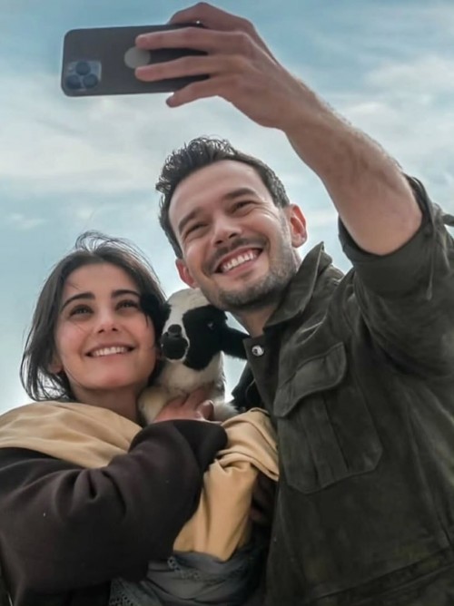 sevdigimsensintvresmi-emrahaytemurr-barisbaktas-aytacsasmaz-_helinkandemir-rojbinerdn-fy-3.jpg
